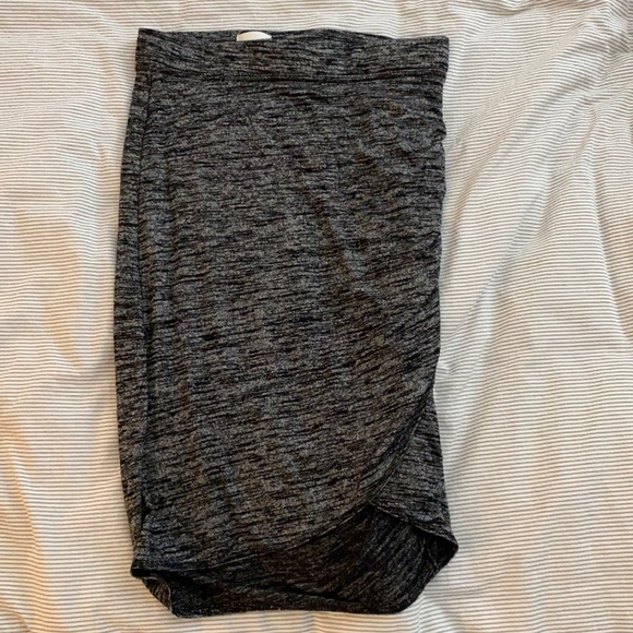Aritzia skirt - Picture 1 of 2